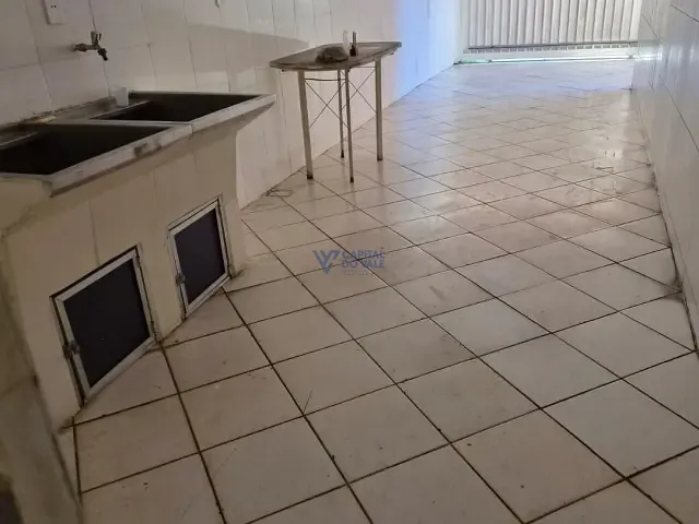 Casa 3 quartos e 3 banheiros, à venda, no bairro Monte Castelo em São José dos Campos