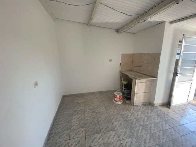 Casa com 23m² 1 quarto e 1 banheiro, para alugar, no bairro Jardim Imbé em São Paulo