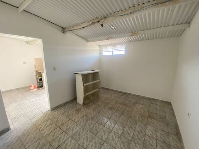 Casa com 23m² 1 quarto e 1 banheiro, para alugar, no bairro Jardim Imbé em São Paulo