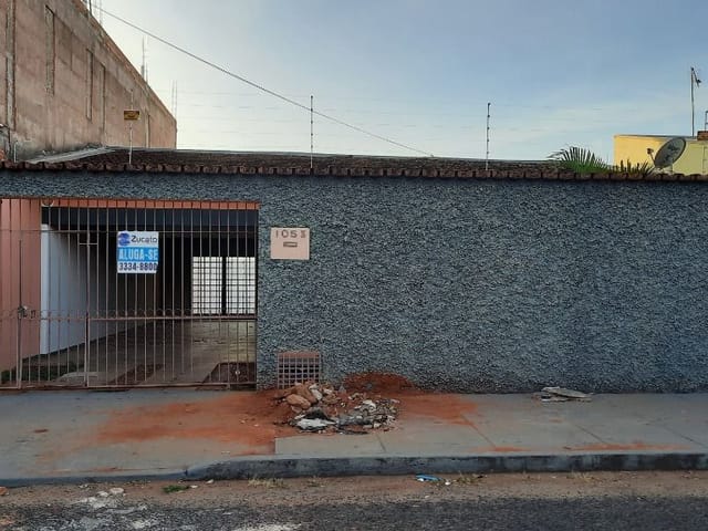 Foto do Casa - Casa com 3 dormitórios para alugar, 149 m² por R$ 950,00/mês - Parque São Geraldo - Uberaba/MG | ZUCATO IMOBILIARIA LTDA