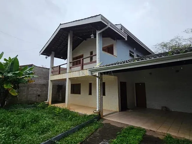 Casa com 600m² 2 quartos e 3 banheiros, para alugar, no bairro Santos Reis em Piracaia