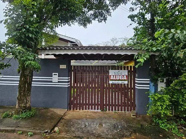 Casa com 600m² 2 quartos e 3 banheiros, para alugar, no bairro Santos Reis em Piracaia
