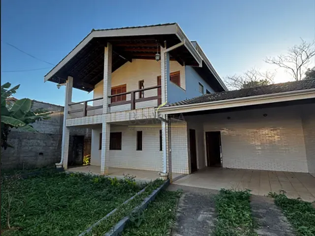 Casa com 600m² 2 quartos e 3 banheiros, para alugar, no bairro Jardim Santos Reis em Piracaia