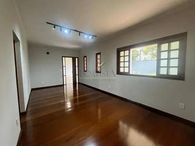 Casa com 600m² 2 quartos e 3 banheiros, para alugar, no bairro Jardim Santos Reis em Piracaia