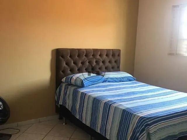 Casa com 499m² 3 quartos e 2 banheiros, à venda, no bairro Engenheiro Neiva em Guaratinguetá