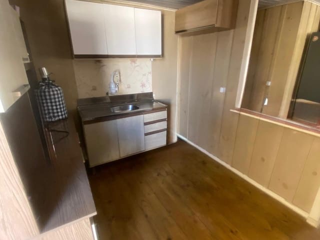 Casa 3 quartos e 1 banheiro, para alugar, no bairro Cordeiros em Itajaí