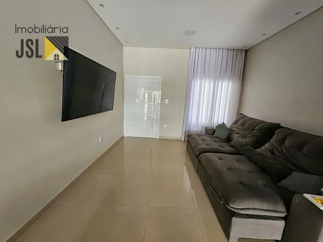 Casa com 360m² 3 quartos e 2 banheiros, à venda, no bairro Vila Santos em Caçapava