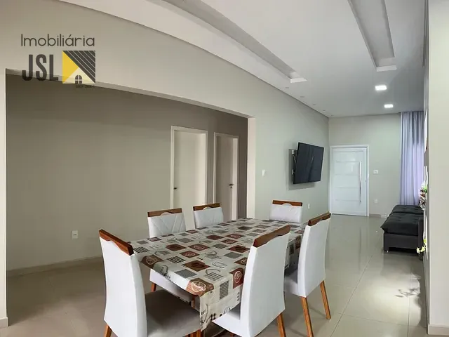 Casa com 360m² 3 quartos e 2 banheiros, à venda, no bairro Vila Santos em Caçapava