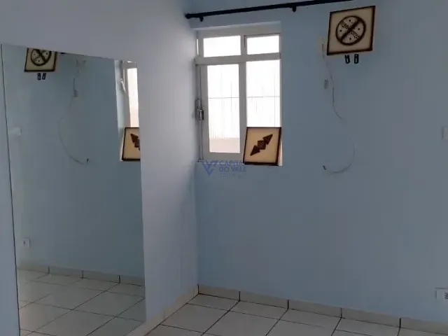 Casa à venda ou para alugar, no bairro Centro em São José dos Campos