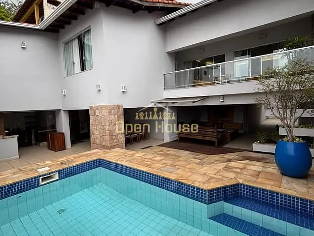 Casa com 439m² 4 quartos e 5 banheiros, à venda, no bairro Boa Vista em Barra Mansa