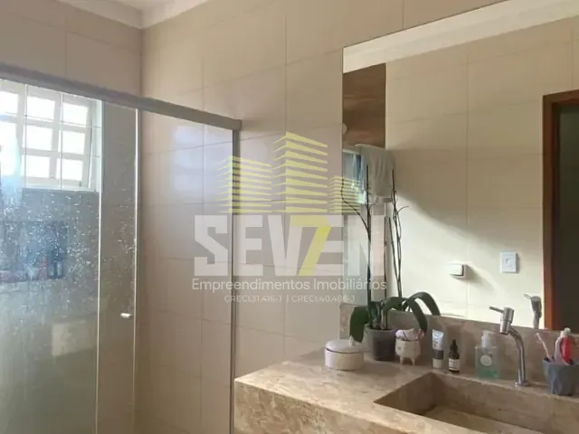 Casa com 240m² 2 quartos e 2 banheiros, à venda, no bairro Vila Industrial em Bauru