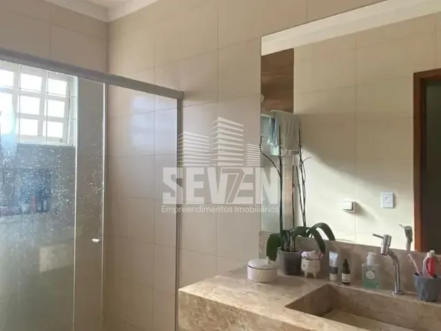 Casa com 240m² 2 quartos e 2 banheiros, à venda, no bairro Vila Industrial em Bauru
