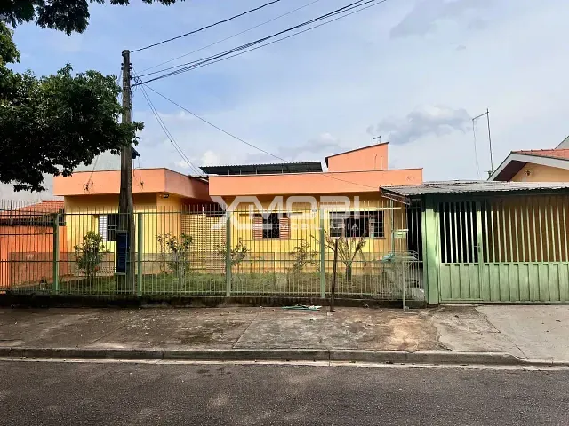 Casa com 300m² 3 quartos e 3 banheiros, à venda ou para alugar, no bairro Vila Alvorada em Jundiaí