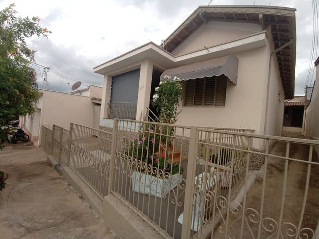 Casa com 347m² 2 quartos e 1 banheiro, à venda, no bairro Vila Clayton em São João da Boa Vista