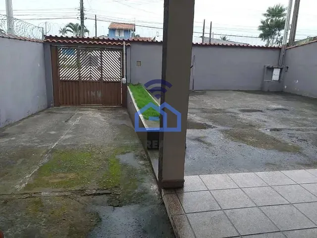 Casa com 300m² 3 quartos e 2 banheiros, à venda, no bairro Poiares em Caraguatatuba