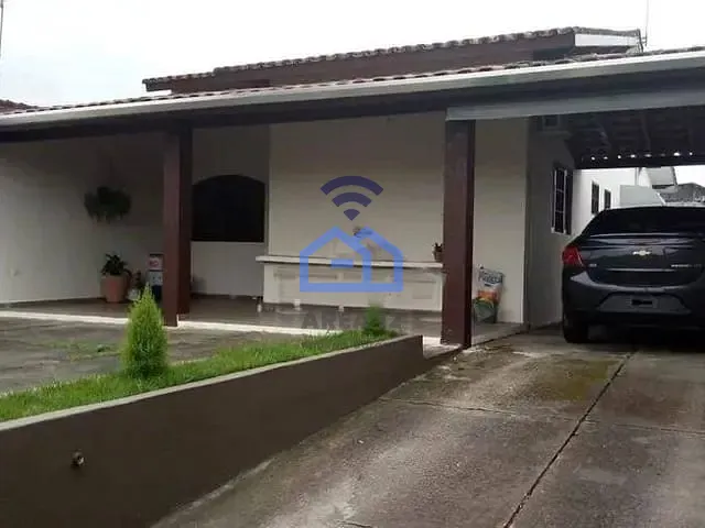 Casa com 300m² 3 quartos e 2 banheiros, à venda, no bairro Poiares em Caraguatatuba