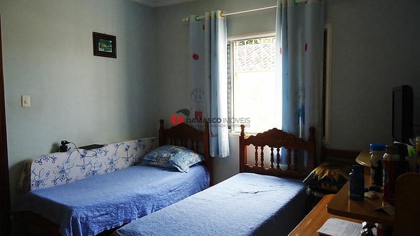 Casa à venda com 5 quartos, 10m² - Foto 11