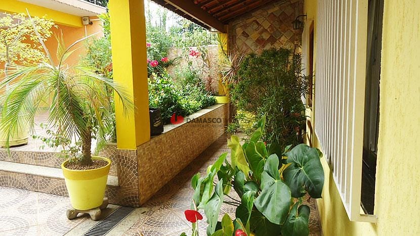 Casa à venda com 5 quartos, 10m² - Foto 1
