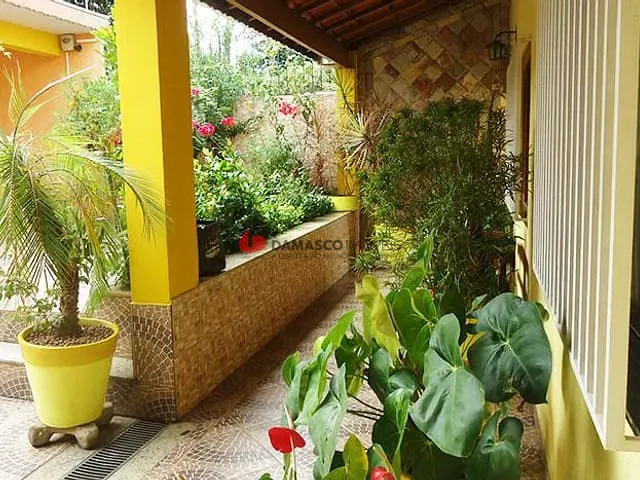 Casa com 237m² 5 quartos e 3 banheiros, à venda, no bairro Vila Aquilino em Santo André
