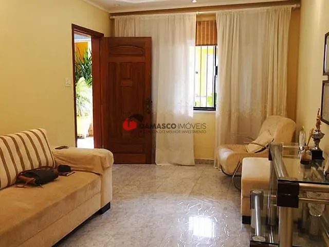 Casa com 237m² 5 quartos e 3 banheiros, à venda, no bairro Vila Aquilino em Santo André
