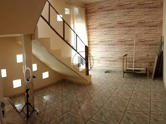 Casa com 170m² 2 quartos e 1 banheiro, à venda, no bairro Parque São Francisco em Guaratinguetá