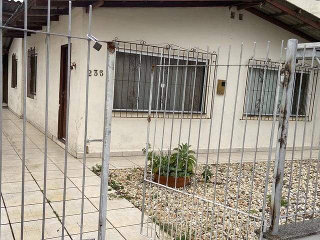 Casa 2 quartos e 1 banheiro, para alugar, no bairro Cordeiros em Itajaí