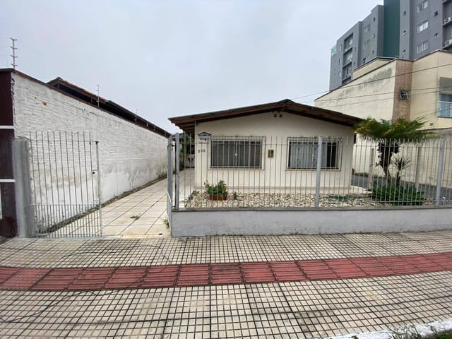 Casa 2 quartos e 1 banheiro, para alugar, no bairro Cordeiros em Itajaí