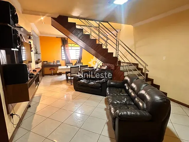 Casa 4 quartos e 3 banheiros, à venda, no bairro Vitória em Belo Horizonte
