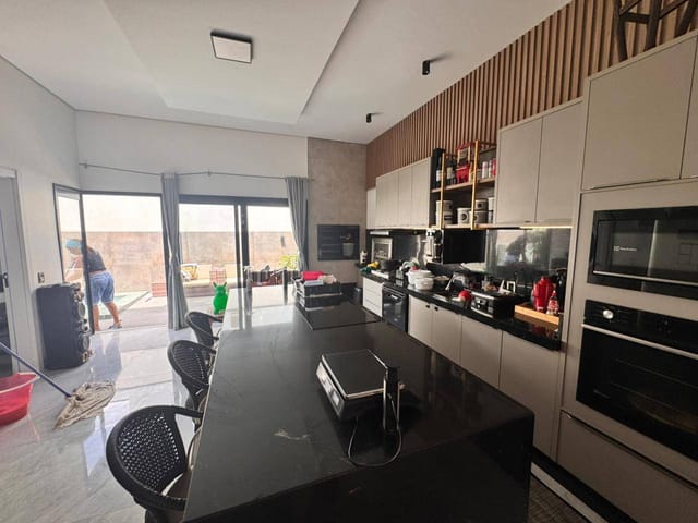 Casa com 308m² 3 quartos e 2 banheiros, à venda, no bairro Jardim Itália III em Sinop