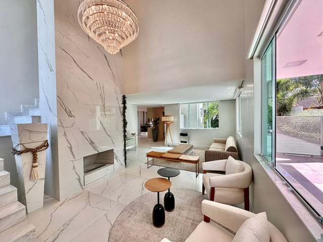 Casa com 700m² 5 quartos e 3 banheiros, à venda, no bairro Alphaville - Lagoa dos Ingleses em Nova Lima