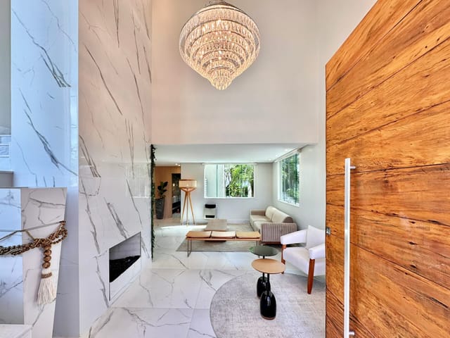 Casa com 700m² 5 quartos e 3 banheiros, à venda, no bairro Alphaville - Lagoa dos Ingleses em Nova Lima