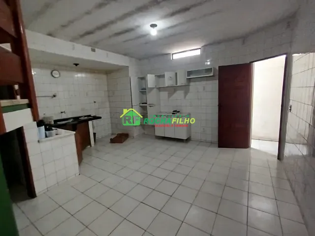 Casa 1 quarto e 2 banheiros, para alugar, no bairro Jóquei em Teresina