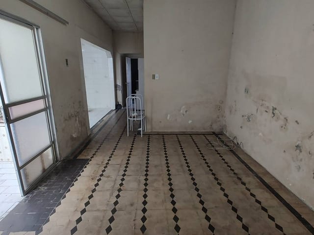 Casa com 245m² 6 quartos e 2 banheiros, à venda, no bairro Fragata em Pelotas