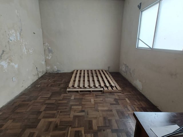 Casa com 245m² 6 quartos e 2 banheiros, à venda, no bairro Fragata em Pelotas