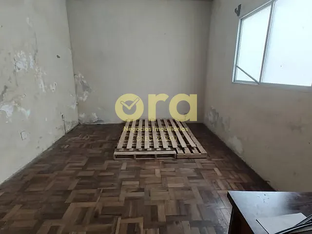Casa com 245m² 6 quartos e 2 banheiros, à venda, no bairro Fragata em Pelotas