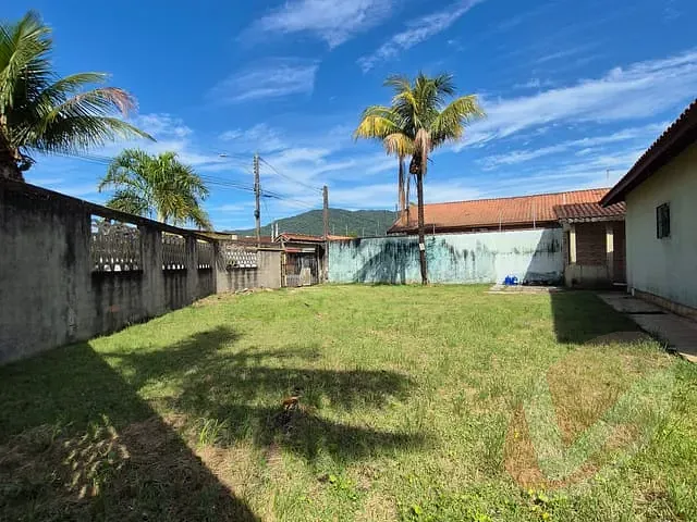 Casa 3 quartos e 1 banheiro, à venda, no bairro Flórida em Praia Grande