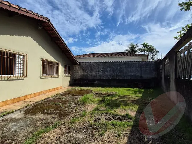 Casa 3 quartos e 1 banheiro, à venda, no bairro Flórida em Praia Grande