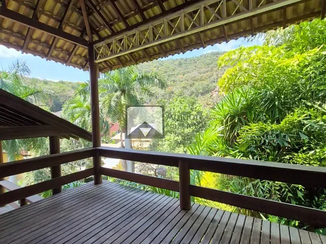 Casa com 1400m² 3 quartos e 5 banheiros, à venda, no bairro Engenho do Mato em Niterói