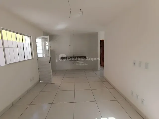 Casa 3 quartos e 3 banheiros, à venda, no bairro Pedra Mole em Teresina