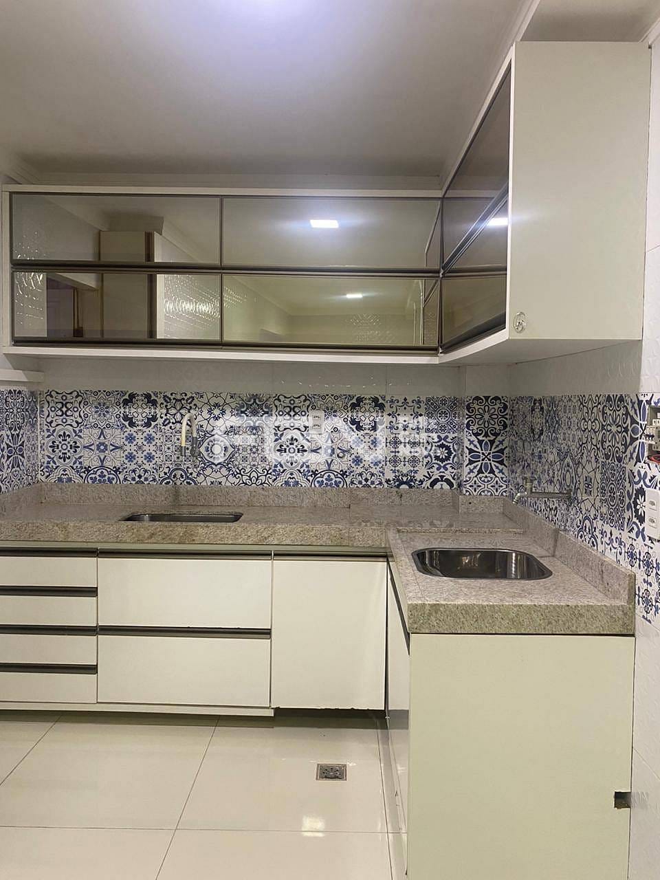 Casa à venda com 2 quartos, 75m² - Foto 4