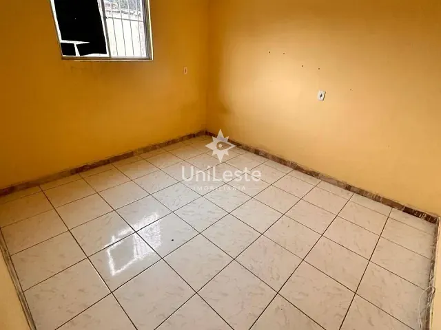 Casa 2 quartos e 2 banheiros, à venda, no bairro Goiânia em Belo Horizonte