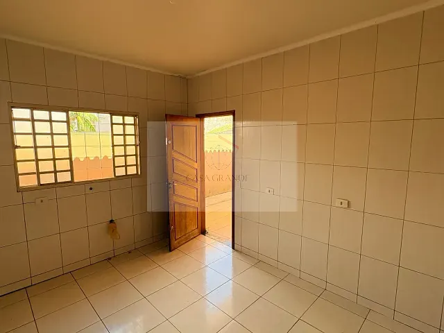 Casa com 158m² 3 quartos e 1 banheiro, à venda, no bairro Jardim Santana em Rolândia