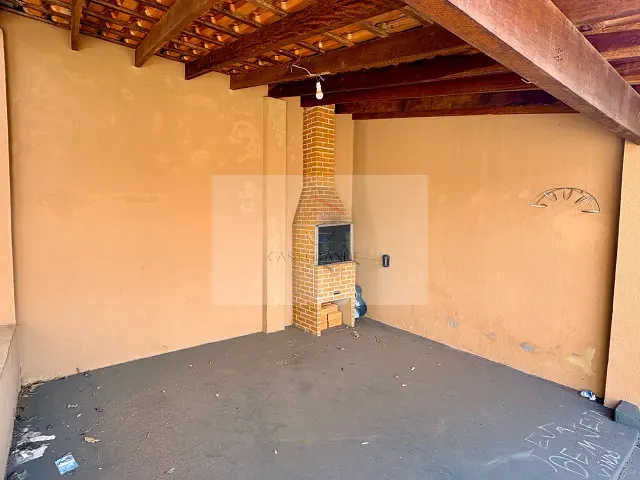 Casa com 158m² 3 quartos e 1 banheiro, à venda, no bairro Jardim Santana em Rolândia