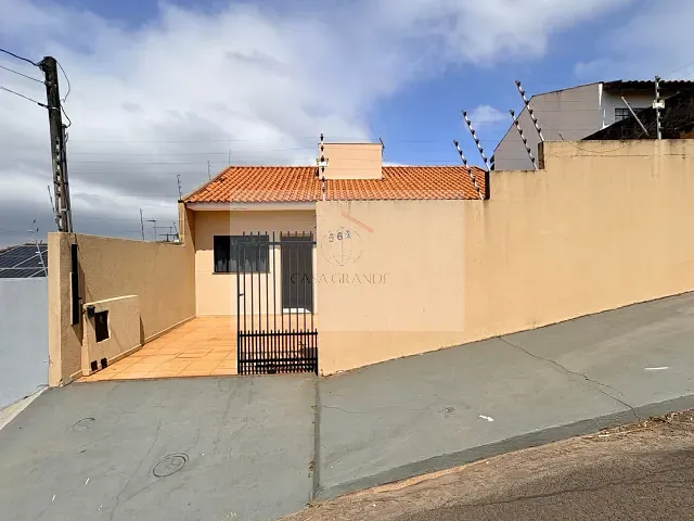 Casa com 158m² 3 quartos e 1 banheiro, à venda, no bairro Jardim Santana em Rolândia