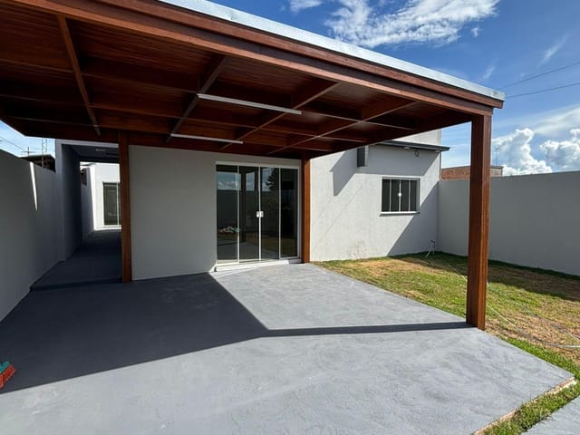 Casa com 300m² 4 quartos e 1 banheiro, à venda, no bairro Jardim Bougainville em Sinop