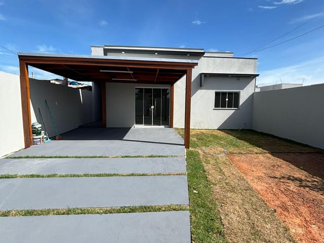 Casa com 300m² 4 quartos e 1 banheiro, à venda, no bairro Jardim Bougainville em Sinop