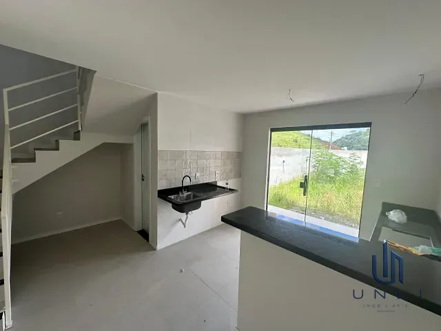 Casa 3 quartos e 2 banheiros, à venda, no bairro Santa Rita do Zarur em Volta Redonda