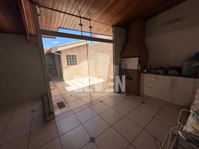 Casa com 157m² 3 quartos e 2 banheiros, à venda, no bairro Vila Bela em Bauru