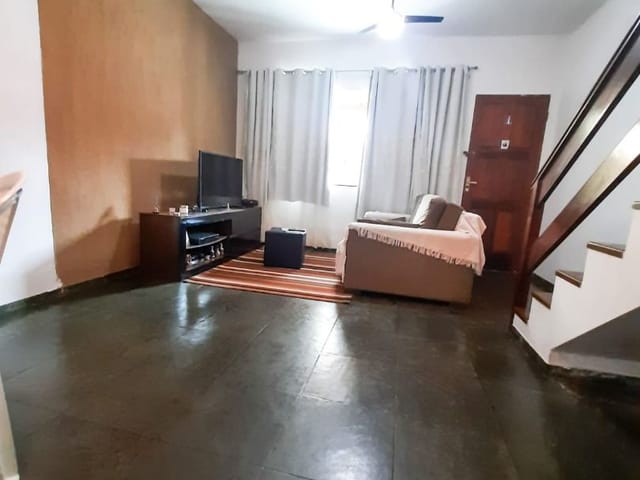 Casa com 120m² 3 quartos e 3 banheiros, à venda, no bairro Granja dos Cavaleiros em Macaé