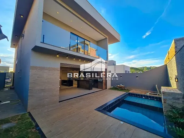 Casa com 275m² 3 quartos e 5 banheiros, à venda, no bairro Jardins Capri em Senador Canedo